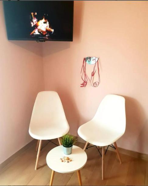 Paschali With 1 Bedroom In Ammoudia Apartment *