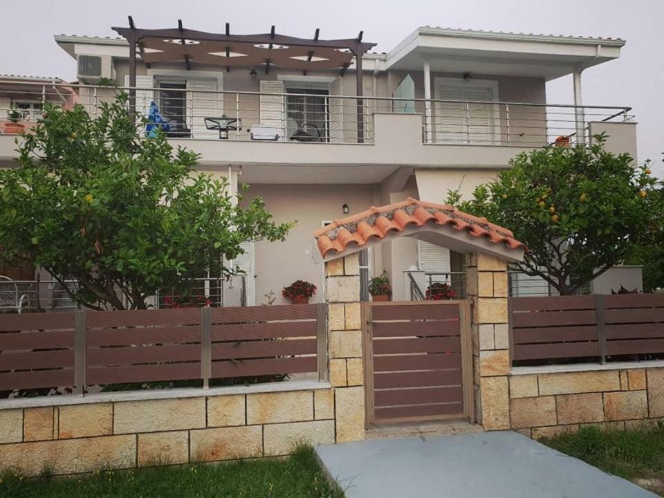 Apartment Paschali With 1 Bedroom In Ammoudia *